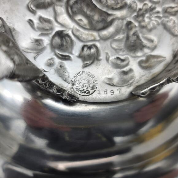 Antique Aurora Silver Plate Repousse 4-Foot Brides Basket Centerpiece 1869-1919 - Picture 9 of 10